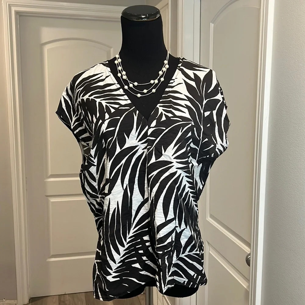 Lou & Grey Palm Print Top